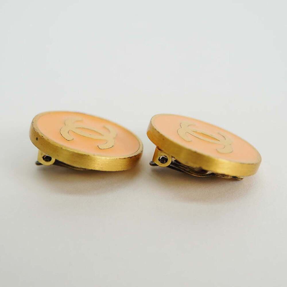 CHANEL Authentic Black Earrings - Picture 2 of 6